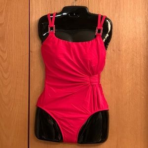 RARE Miraclesuit RED 10 slimming ruched Thrill Seeker Lisa Jane $200 swimsuit